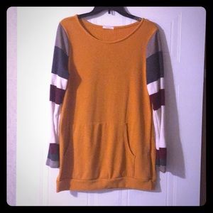 Pull-Over Sweater with pockets🍂 Adorable Size M/L